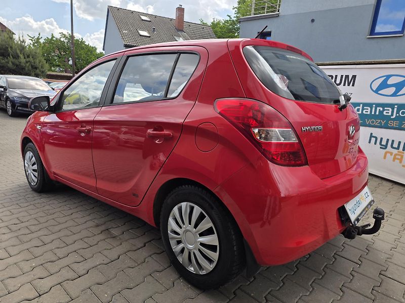 Hyundai i20 1.2-KLIMA-CENTRÁL - fotka 9 z 14