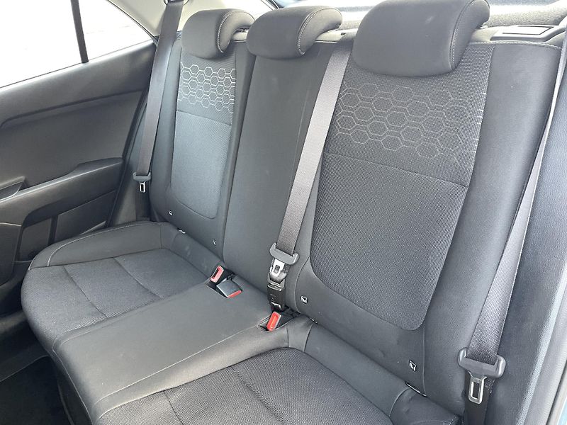 Kia Rio (2023) 1,0T-GDI Exclusive 7DCT  - fotka 18 z 21