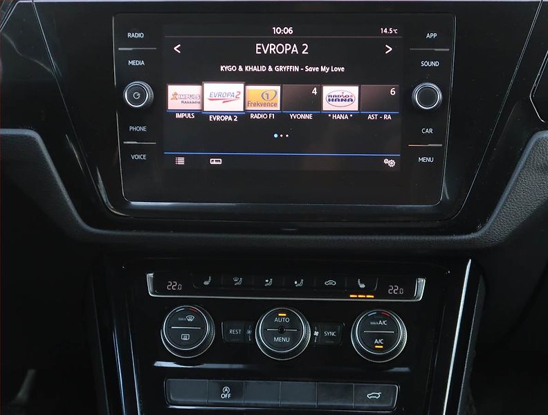Volkswagen Touran (2017) Highline 1.8 TSI, Automat - fotka 12 z 22