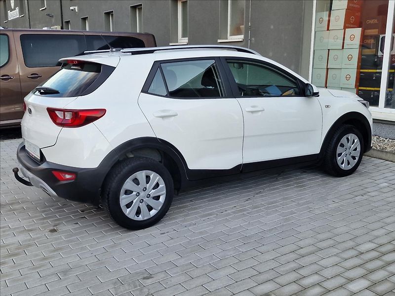 Kia Stonic 1.2 DPI 62kW Comfort,ČR,1.Maj - fotka 11 z 47