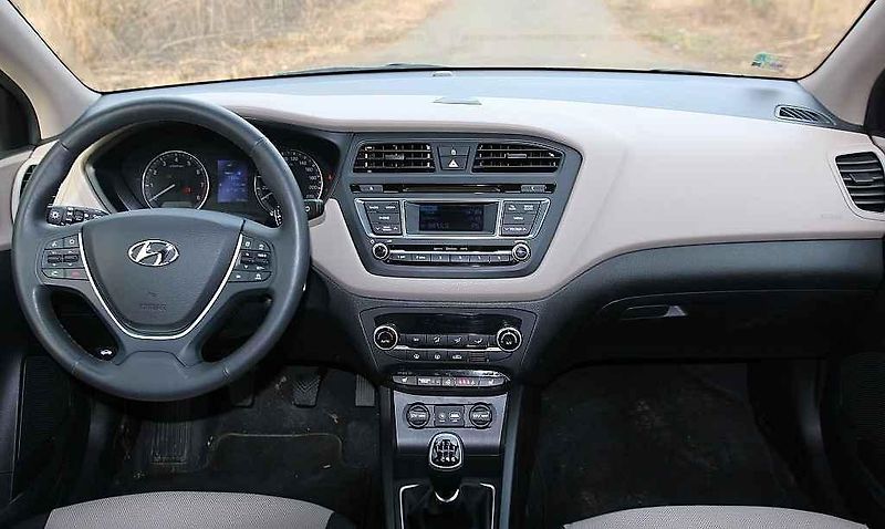 Škoda Fabia a Hyundai i20 (zleva).