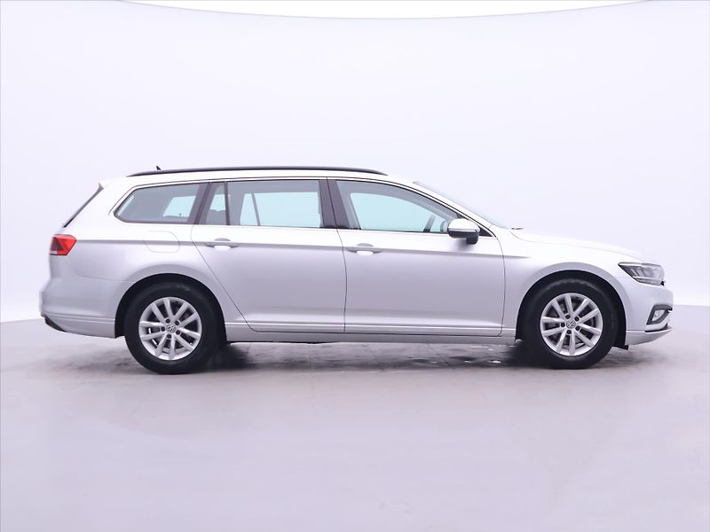 Volkswagen Passat 2,0 TDI 110kW DSG 1.Maj. DPH - fotka 8 z 39