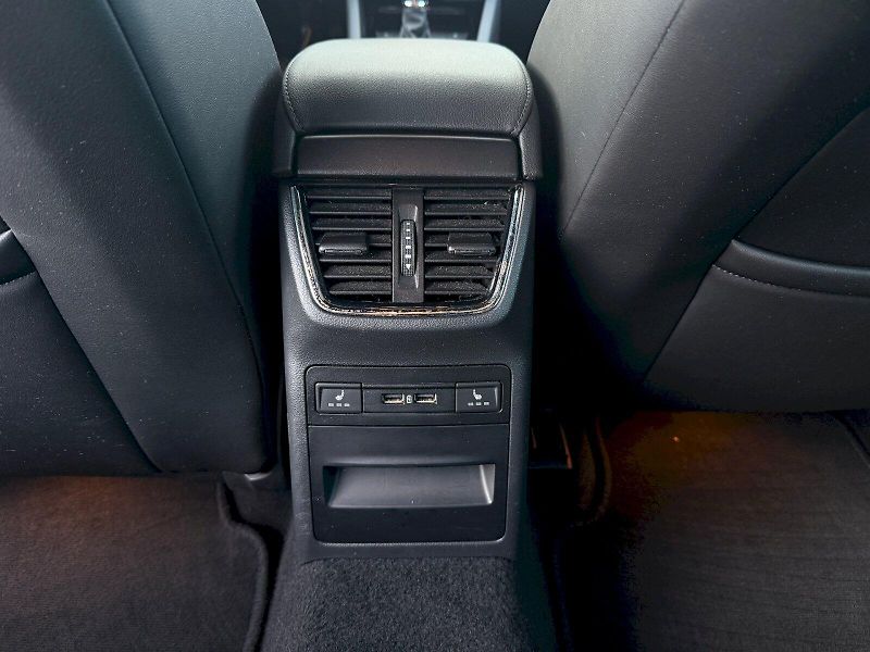 Škoda Octavia (2019) Combi 2.0 Tdi 135 kW DSG 4x4 L - fotka 8 z 27