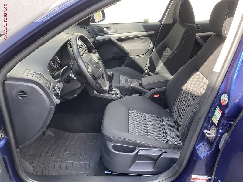Škoda Octavia (2009) 1.6MPi Sport, ČR, Klima - fotka 9 z 14