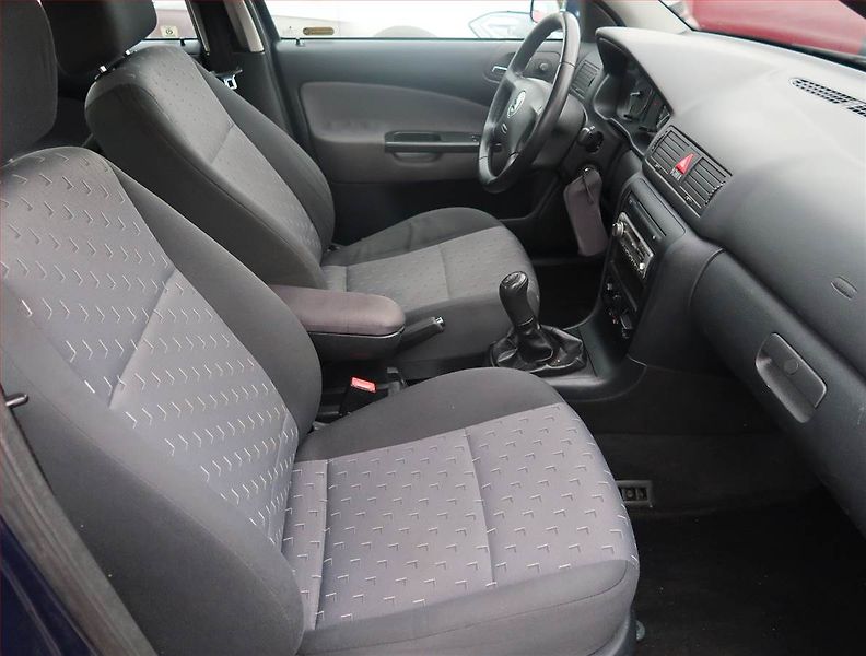 Škoda Octavia (2009) 1.6, LPG, nová STK, Tažné - fotka 9 z 17