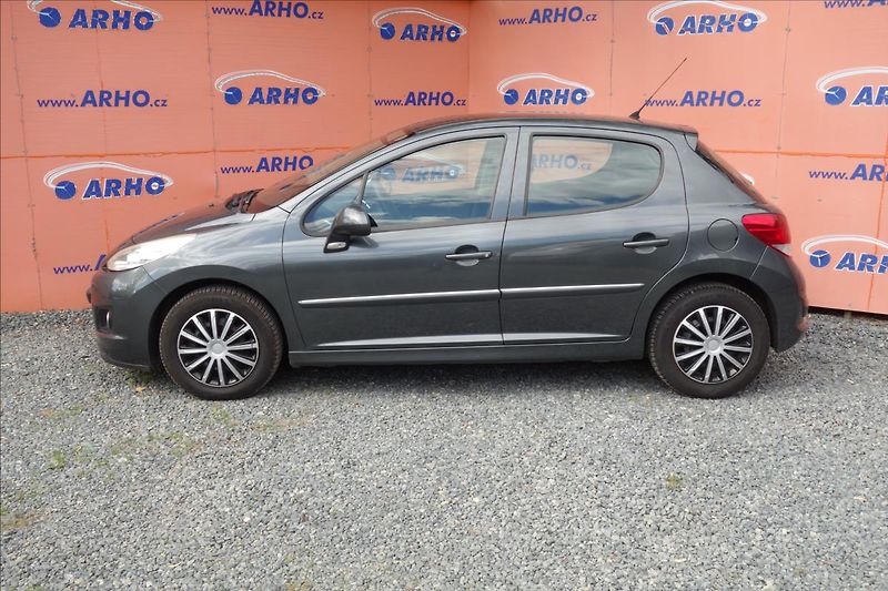 Peugeot 207 1,4 i 54KW, ČR, SERVIS. KN. - fotka 4 z 30