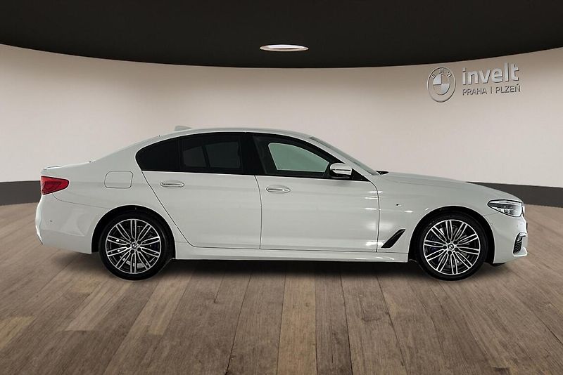BMW Řada 5 540i xDrive - fotka 2 z 26