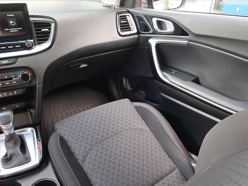 Kia Ceed (2020) Gold 1.6 CRDi, Automat - fotka 8 z 18