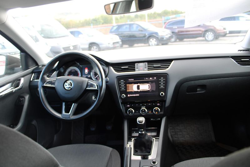 Škoda Octavia (2018) 1,4TSI KLIMA EL.OKNA TEMPOMAT - fotka 15 z 16