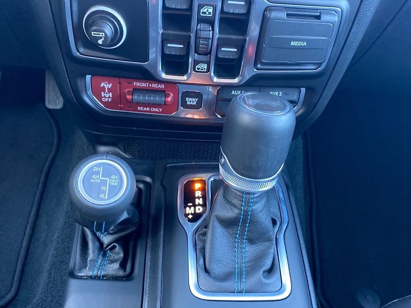 Jeep Wrangler (2023) RUBICON 2,0 PHEV(280kW) 8AT - fotka 25 z 35