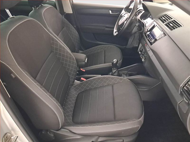 Škoda Fabia (2022) Ambition 1.0 TSI, ČR,1.maj - fotka 9 z 17