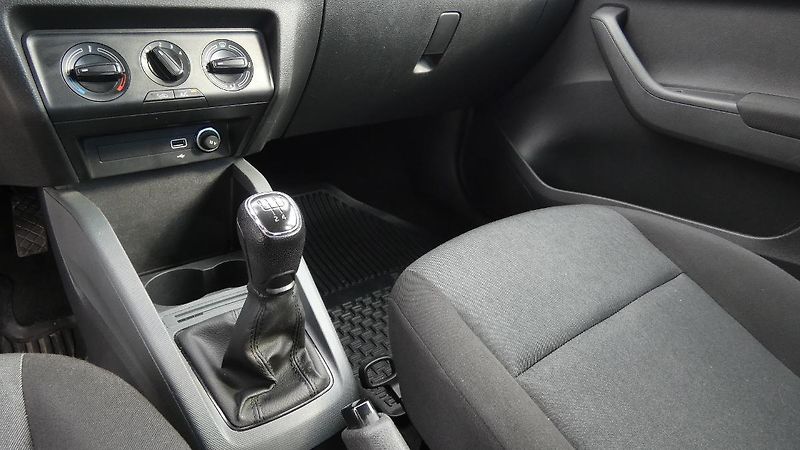 Škoda Fabia Combi 1.0 TSI Active Tour - fotka 6 z 19