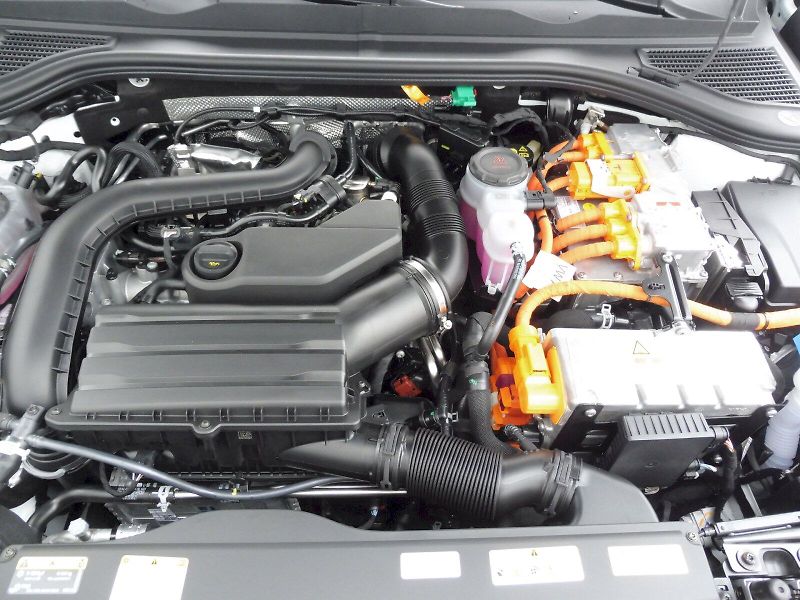 Volkswagen Passat (2026) 1,5 TSI 150kW eHybrid - fotka 24 z 28