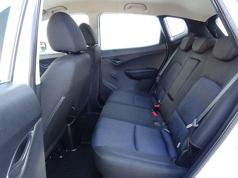 Hyundai ix20 (2011) 1.4i,66kW,1majČR,klima - fotka 17 z 23