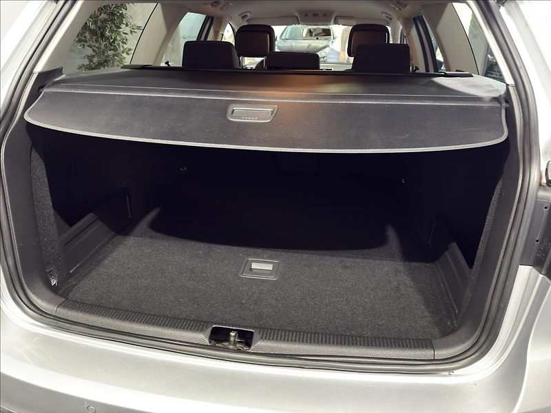 Volkswagen Passat 2,0   TDI DSG REZERVACE - fotka 29 z 39