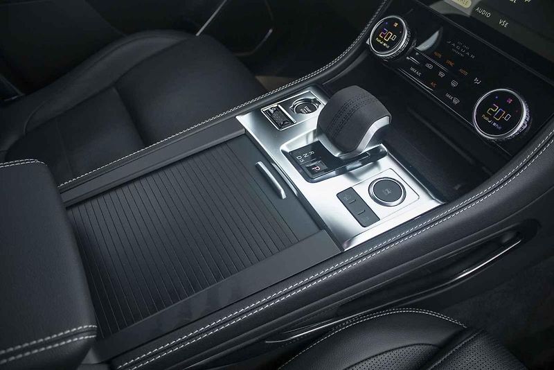 Jaguar F-Pace představuje zajímavou alternativu k německé prémii.