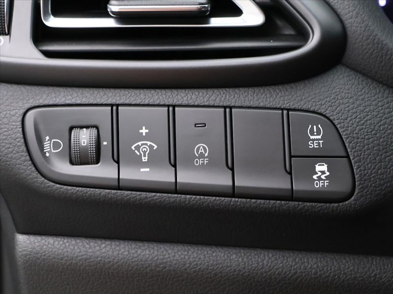Hyundai i30 1,0 T-GDI 88kW Style DCT CZ DP - fotka 16 z 35