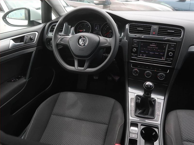 Volkswagen Golf (2018) 1.6 TDI, Park. senzory - fotka 7 z 14