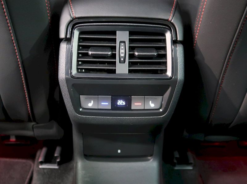 Škoda Kodiaq (2023) RS 2.0TSI 180KW 4x4 DSG TAŽNÉ - fotka 42 z 46