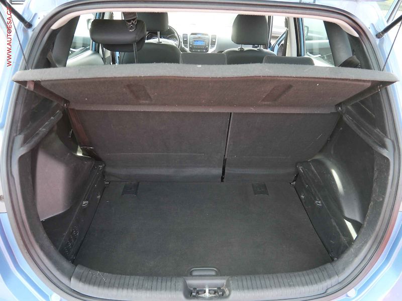 Hyundai ix20 (2012) 1.4i, ČR, AC, park.asist - fotka 7 z 17