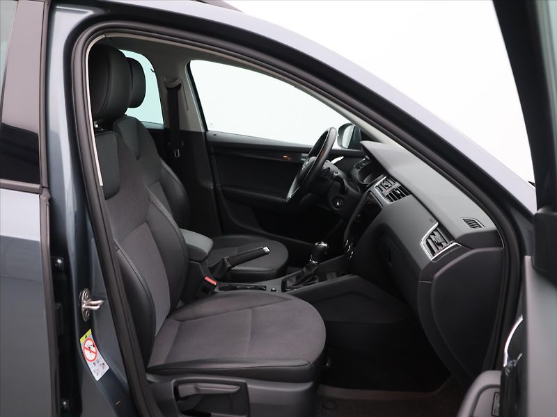 Škoda Octavia 2.0 TDI  DSG Style plus Tažné - fotka 12 z 24