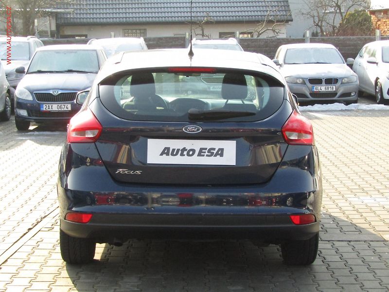 Ford Focus (2015) 1.6i, ČR, AC, STK12/27 - fotka 5 z 18