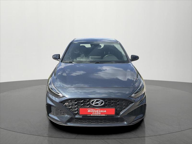 Hyundai i30 1,5 1.5 T-GDI MildH Family DCT - fotka 2 z 25
