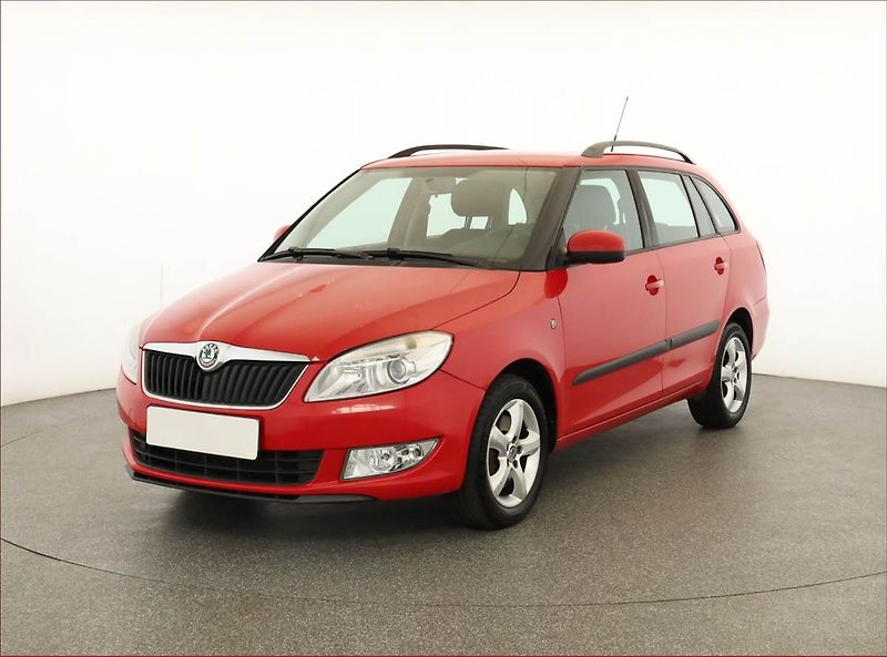 Škoda Fabia (2010) Ambiente 1.2 TSI, Automat - fotka 2 z 14