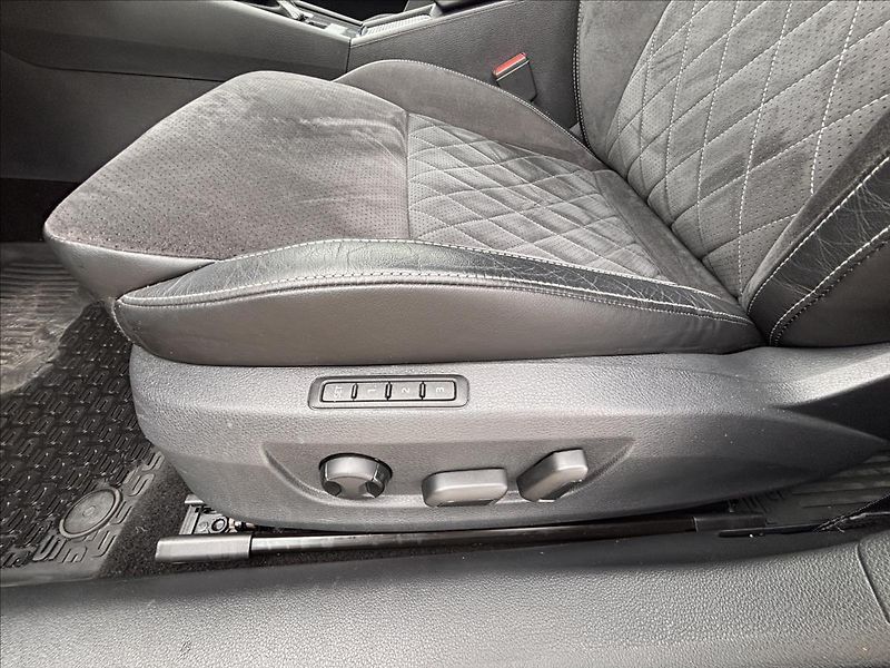 Škoda Superb 1,4 160kW iV Sportline DSG - fotka 18 z 32