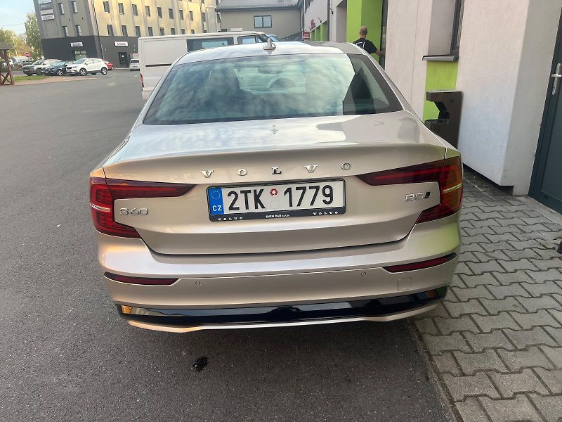 Volvo S60 (2023) - fotka 3 z 9