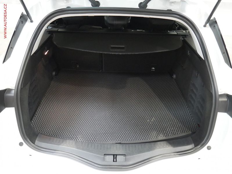 Renault Mégane (2022) 1.5dCi, 1.maj, AT, LED - fotka 7 z 21
