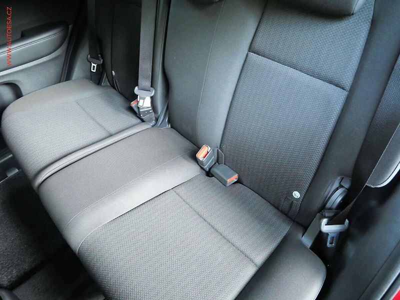 Honda HR-V (2017) 1.5 i-VTEC, ČR, Comfort - fotka 10 z 22