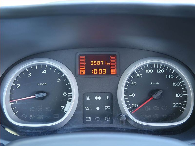 Dacia Duster (2012) 1.6 16V, 4X4 - fotka 11 z 13