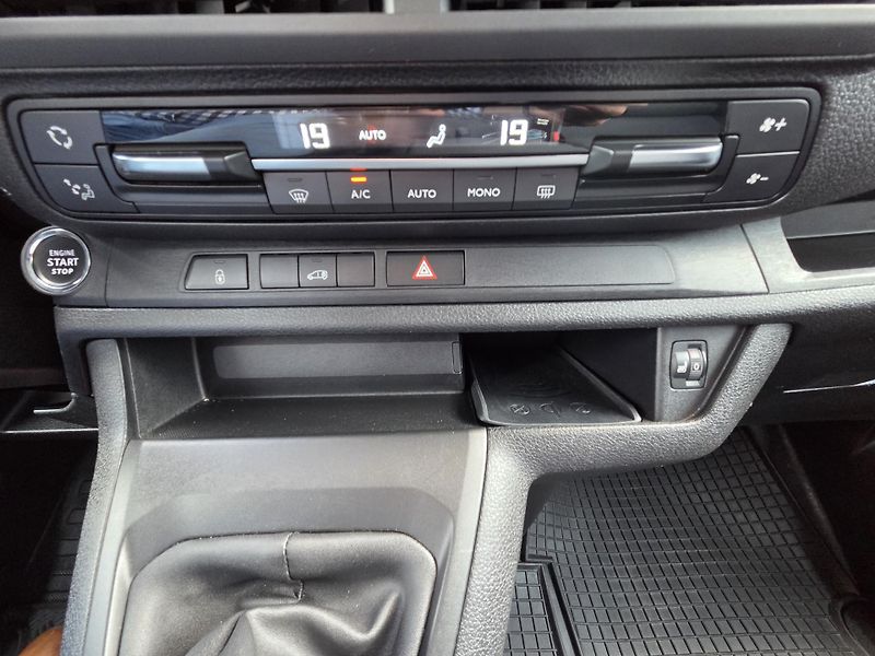 Peugeot Expert (2024) 2.0 BHDi 145 L2 ACTIVE MAN6 - fotka 19 z 23