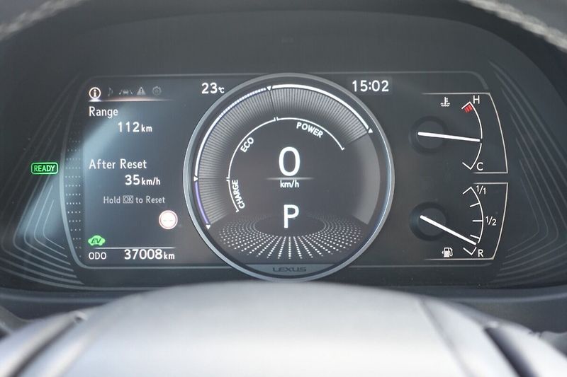 Lexus UX 250h 2,0HSD Special Edition - fotka 26 z 32