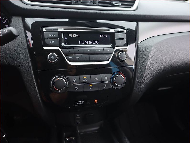 Nissan X-Trail (2015) 1.6 dCi, Serv.kniha, Tempomat - fotka 12 z 17