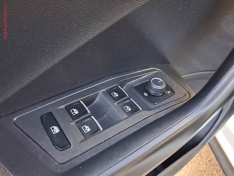 Volkswagen T-Roc (2019) 1.5 TSi, Comfortline, TZ - fotka 13 z 16