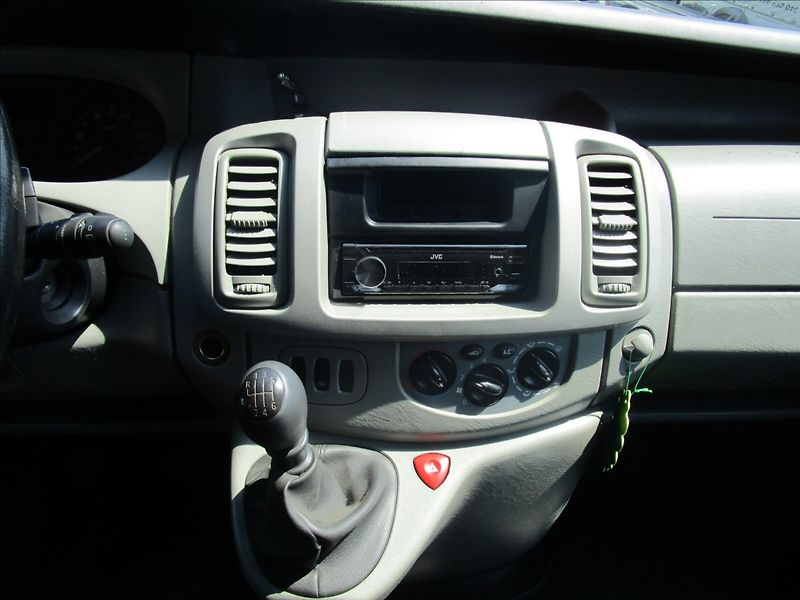 Renault Trafic 2.0dCi 115 Passenger, 9 míst - fotka 9 z 41