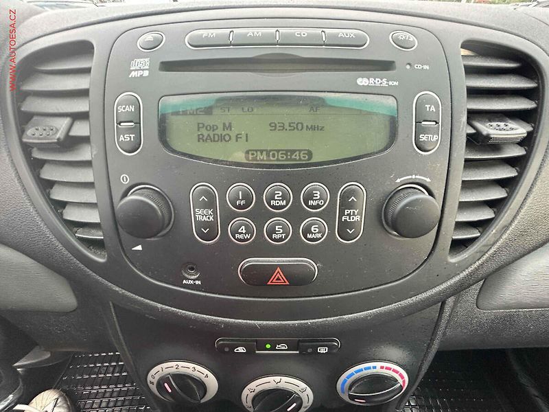 Hyundai i10 (2010) 1.2i, ČR, servis.kniha - fotka 14 z 14