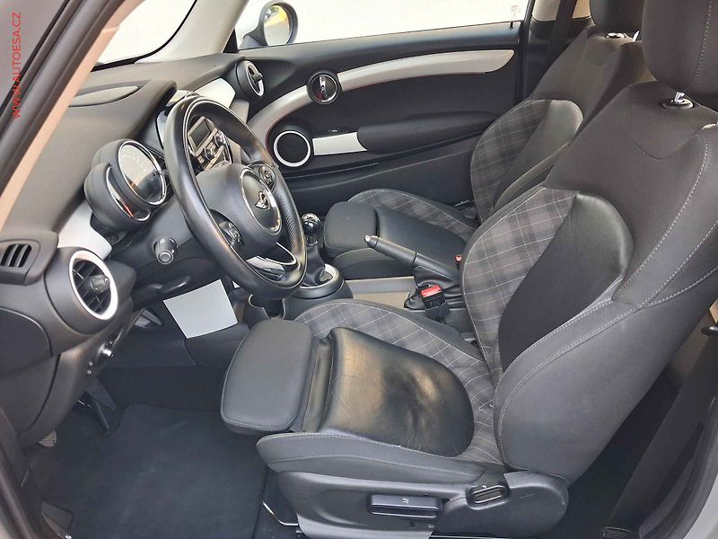 Mini Cooper (2017) 1.5i, LED, AC, temo - fotka 9 z 14