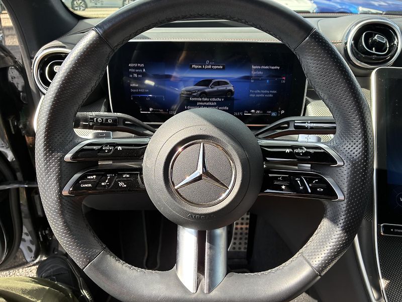 Mercedes-Benz GLC (2024) 300de 4MATIC - fotka 15 z 15