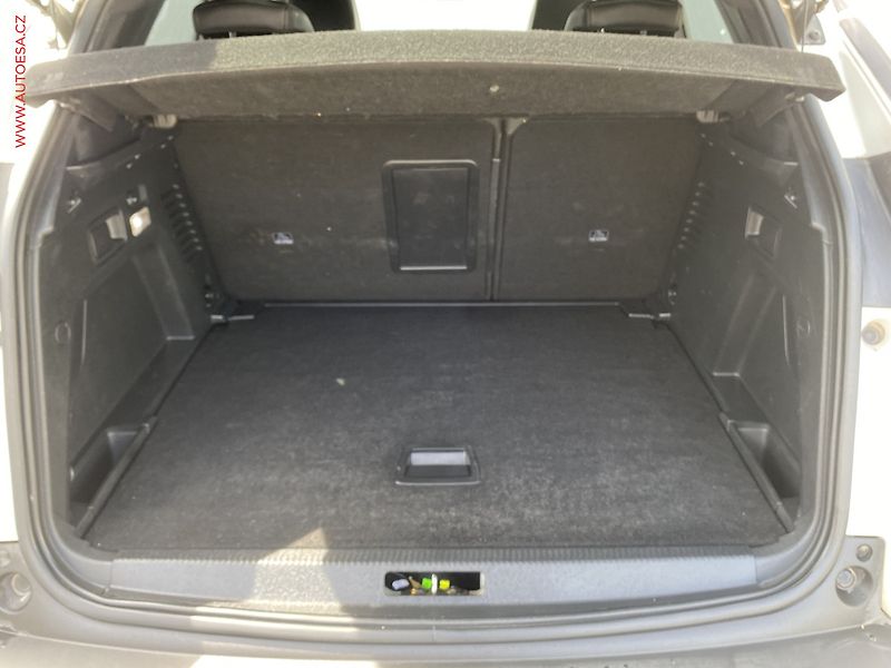 Peugeot 3008 (2016) 2.0 HDi, GT Line, LED, navi - fotka 7 z 18