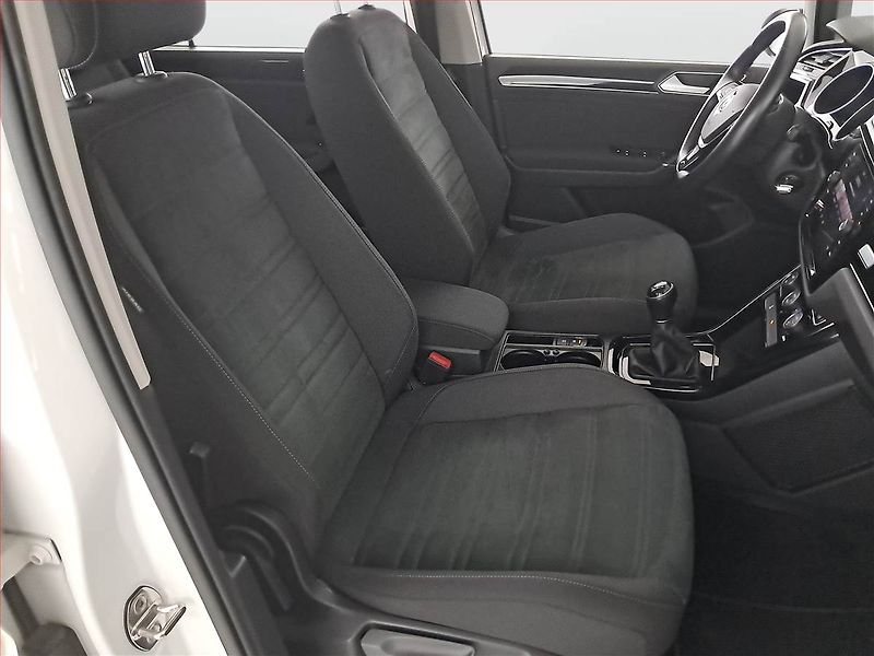 Volkswagen Touran (2019) Highline 1.6 TDI, 7 míst, Navi - fotka 9 z 21
