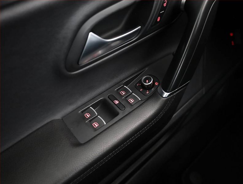 Volkswagen CC (2012) 2.0 TDI, Automat, Serv.kniha - fotka 16 z 20