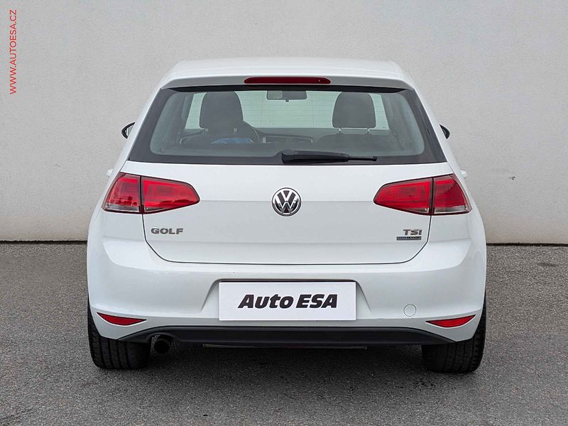 Volkswagen Golf (2014) 1.2 TSi, 1.maj,ČR - fotka 5 z 13