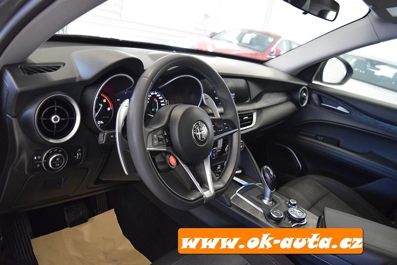 Alfa Romeo Stelvio 2.2 JTD Q4 SPORT 150 kW - DPH - fotka 27 z 60