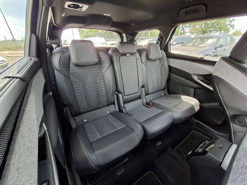 Peugeot 5008 (2026) GT - SUMMER BLUE 145 e-DCS6 - fotka 6 z 30