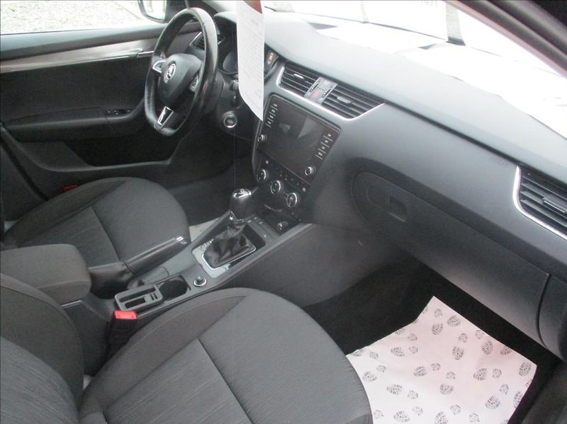 Škoda Octavia 2,0 TDI, Style,DSG,ZAMLUVENO, - fotka 9 z 47