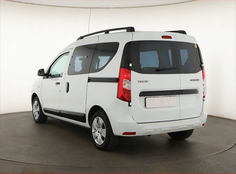 Dacia Dokker (2018) Arctica 1.6 SCe, 5Míst, ČR - fotka 4 z 11