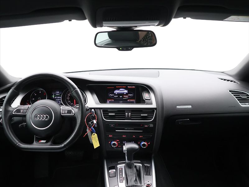 Audi A5 2,0 TDI 140kW quattro S-tronic - fotka 22 z 29